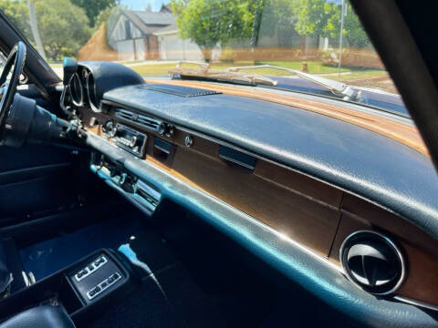 1972 Mercedes-Benz 280-Class