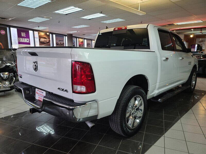 2016 RAM 1500 SLT