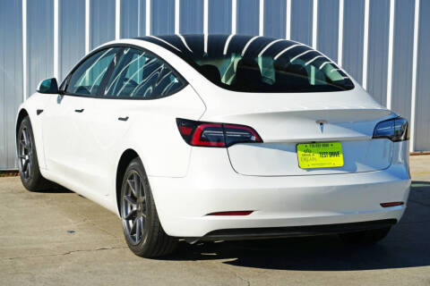 2021 Tesla Model 3 Standard Range Plus