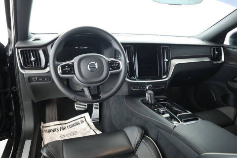 2022 Volvo S60 Recharge T8 R-Design Black Edition