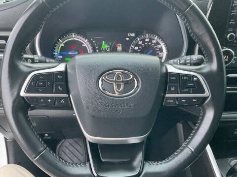 2022 Toyota Highlander Hybrid XLE