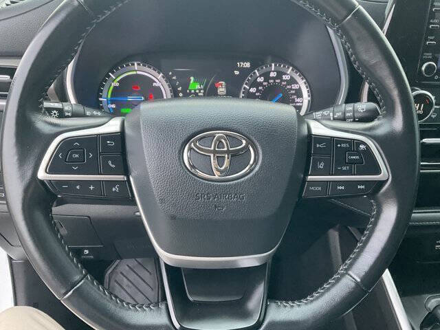2022 Toyota Highlander Hybrid XLE