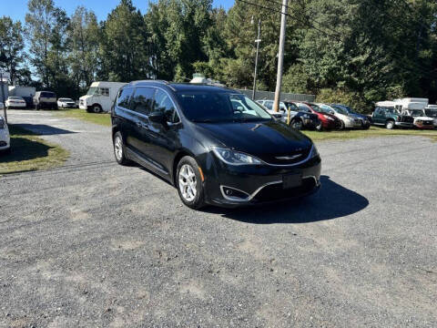 2017 Chrysler Pacifica Touring-L