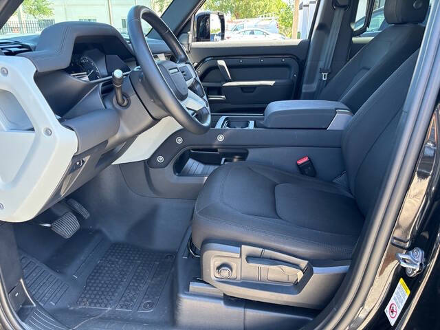 2023 Land Rover Defender 7