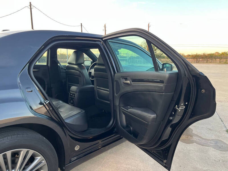 2014 Chrysler 300 C John Varvatos Limited Edition