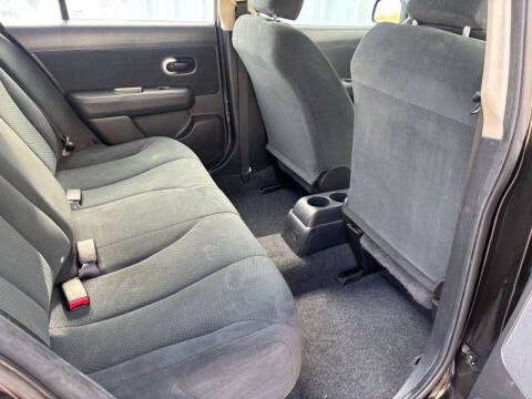 2011 Nissan Versa 1.8 S