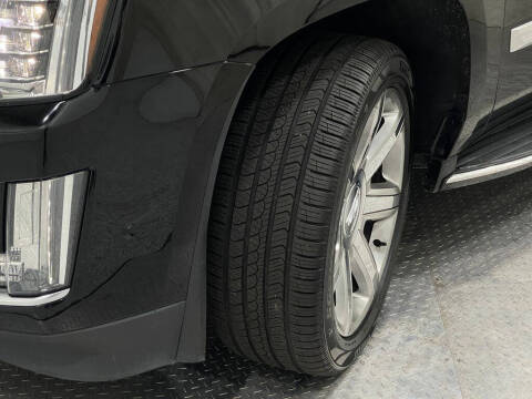 2018 Cadillac Escalade Luxury