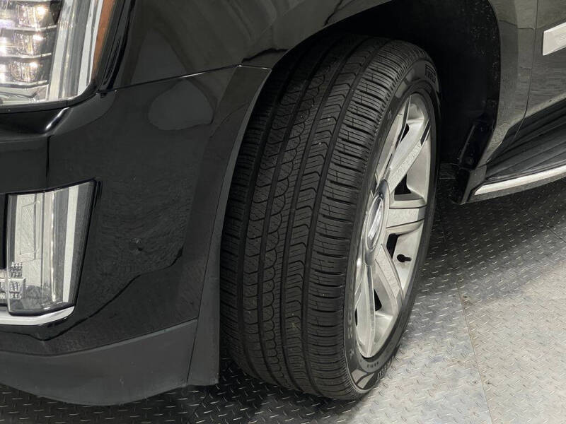 2018 Cadillac Escalade Luxury