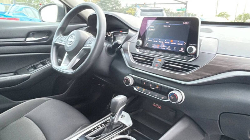 2024 Nissan Altima 2.5 SV