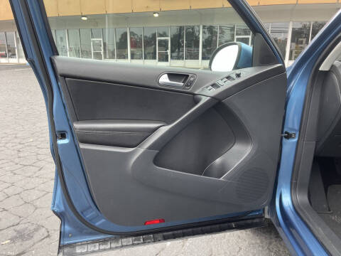 2017 Volkswagen Tiguan 2.0T Wolfsburg Edition