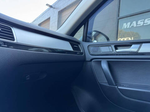 2014 Volkswagen Touareg V6 Sport