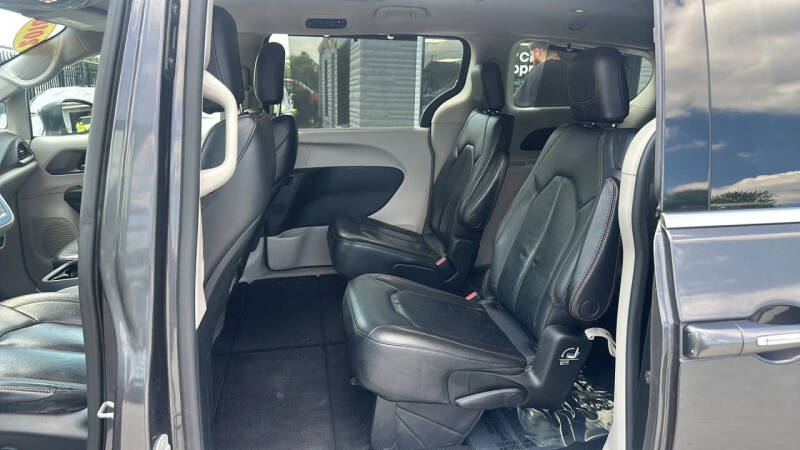 2018 Chrysler Pacifica Touring L