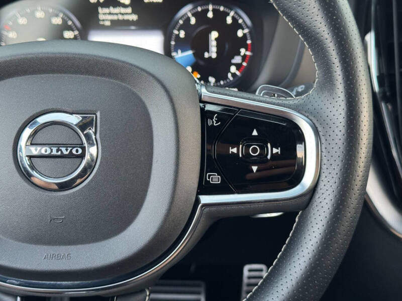 2019 Volvo XC60 T5 R-Design