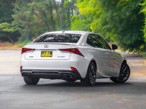 2017 Lexus IS 200t
