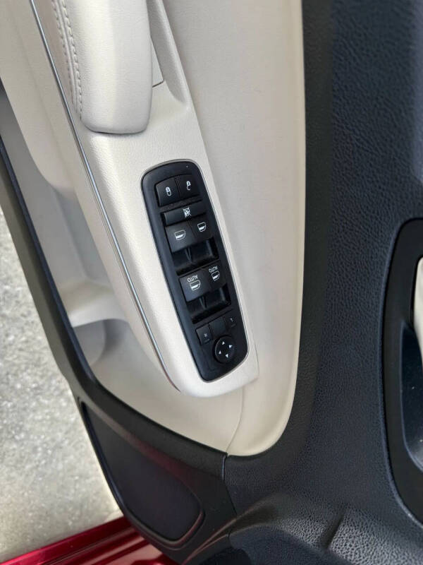 2017 Chrysler 300 Limited