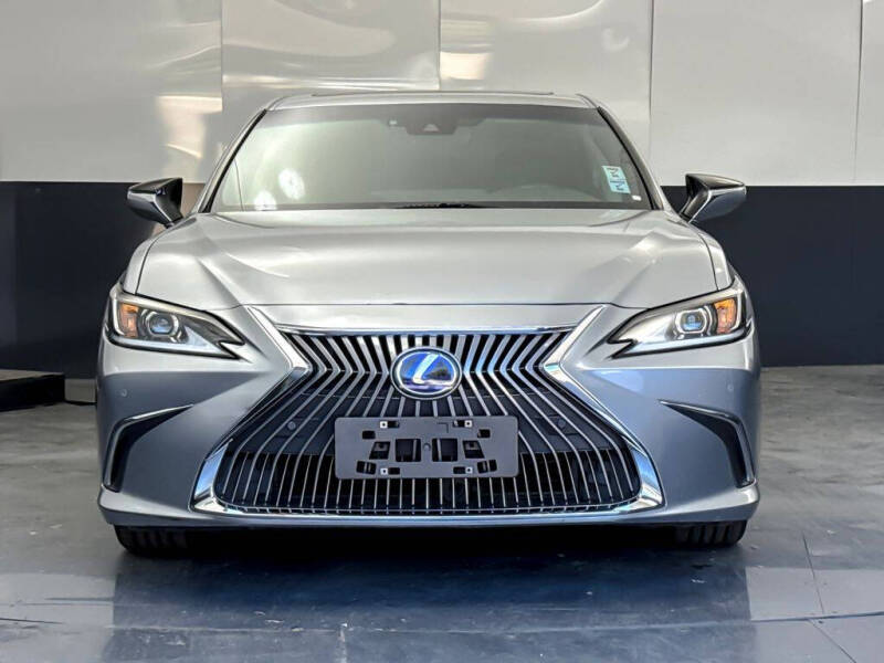 2022 Lexus ES 300h