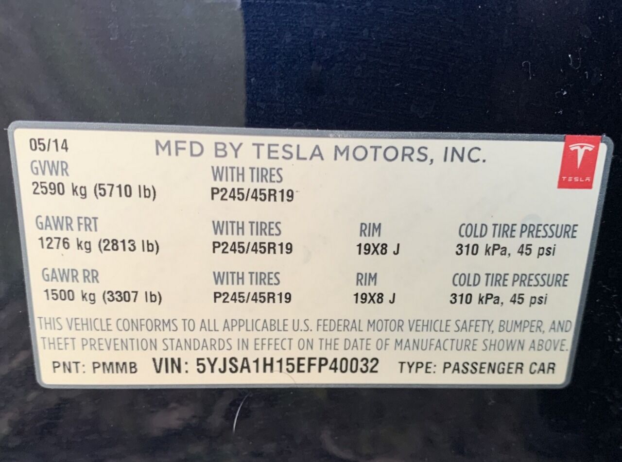 2014 Tesla Model S 44