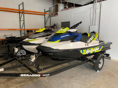 2016 Sea-Doo Wake 215 Pro & Sea-Doo RXT 300