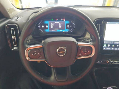 2023 Volvo XC40 B5 Plus Bright Theme