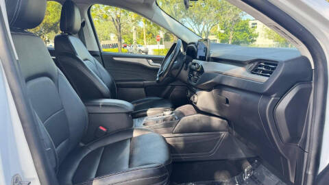 2022 Ford Escape SEL