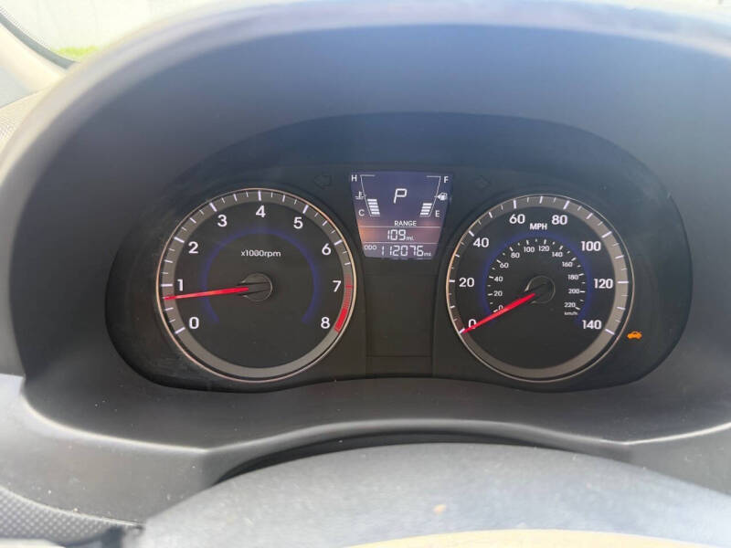 2013 Hyundai Accent SE