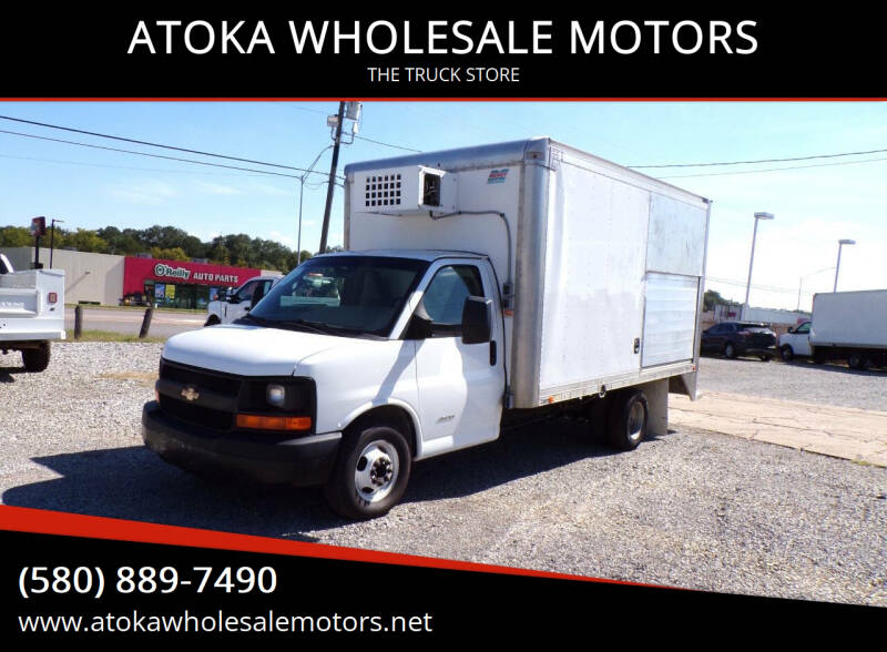 2016 Chevrolet Express Cutaway Base's photo