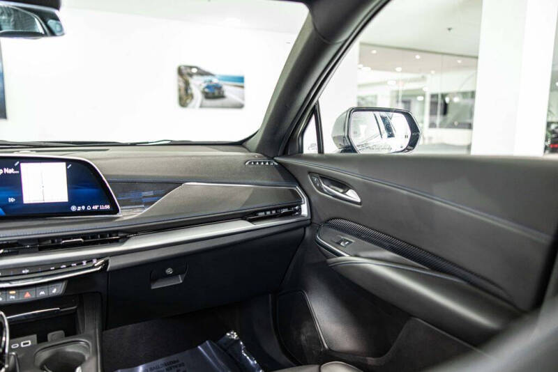 2025 Cadillac XT4 Sport