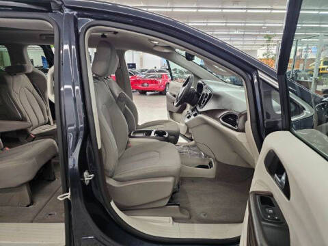 2020 Chrysler Pacifica Touring