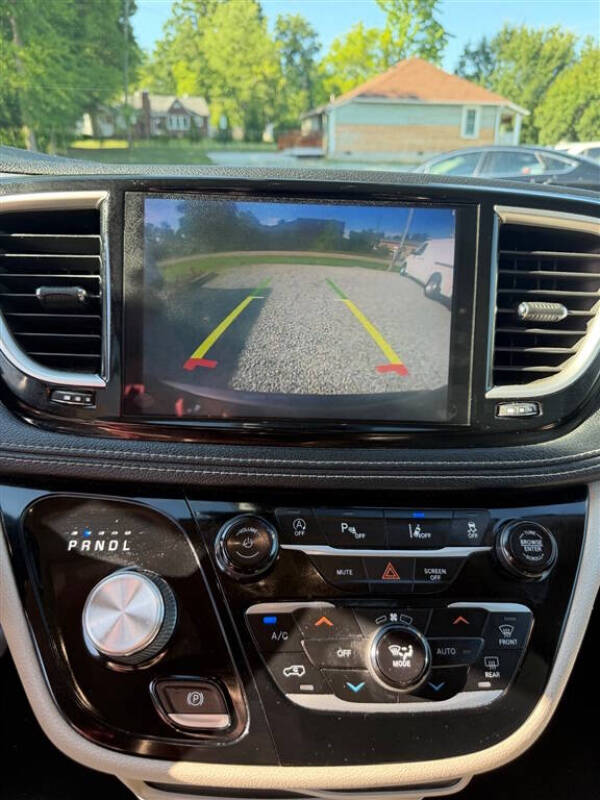 2021 Chrysler Pacifica Touring L