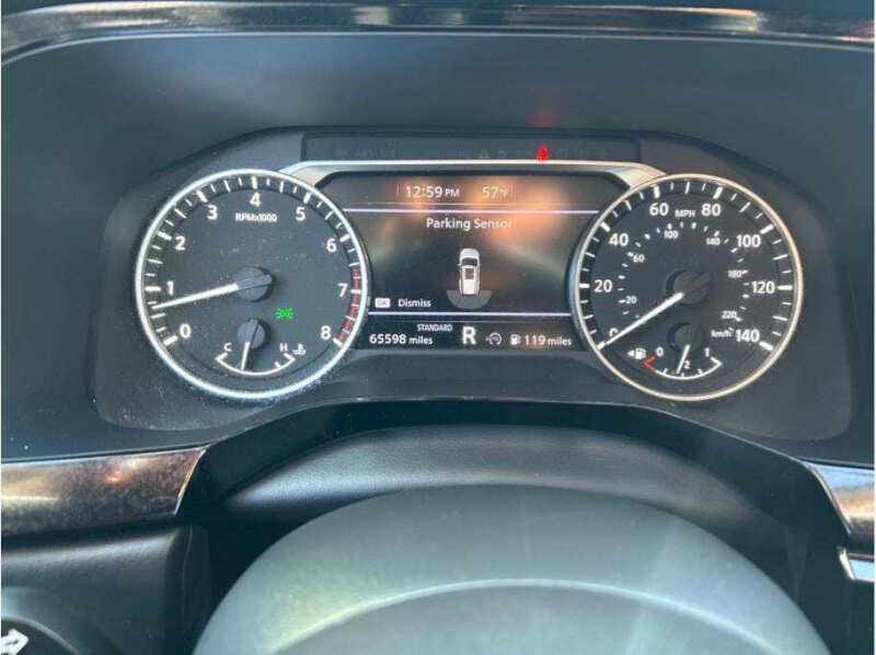 2022 Nissan Pathfinder SV