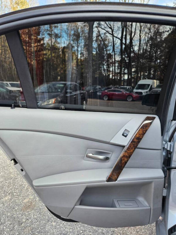 2004 BMW 5 Series 525i