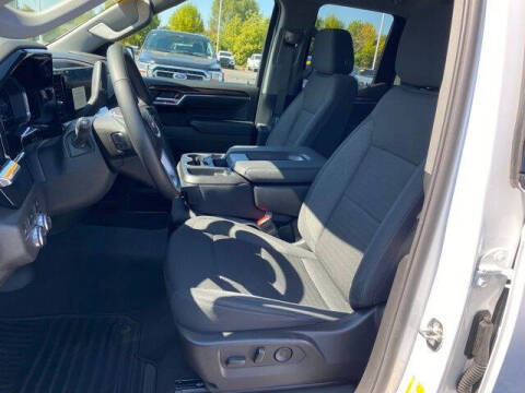 2024 GMC Sierra 1500 Elevation Standard