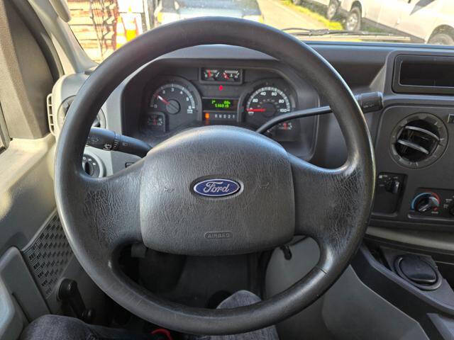 2011 Ford E-Series E-350 SD