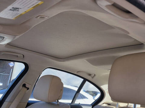 2011 BMW 5 Series 528i