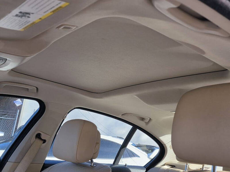 2011 BMW 5 Series 528i