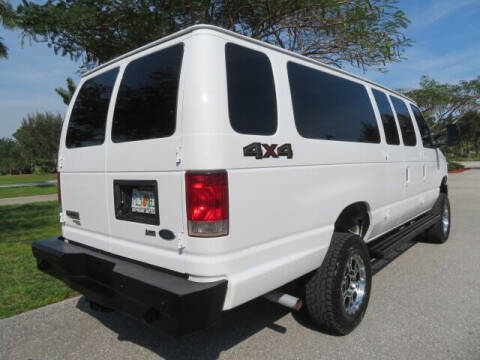 2014 Ford E-Series E-350 SD XLT