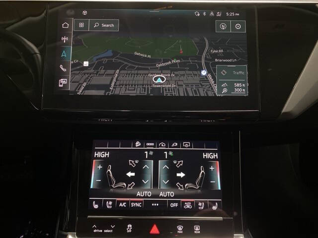 2023 Audi e-tron quattro Premium Plus