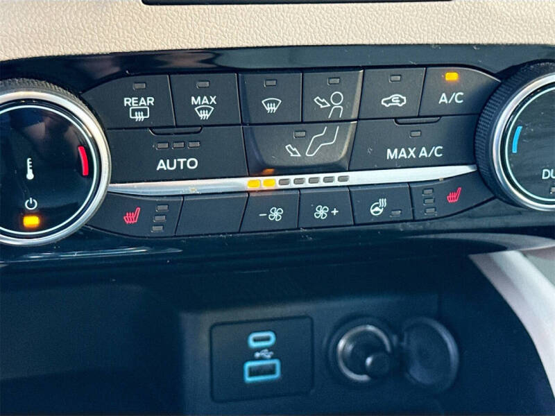 2022 Ford Escape SEL