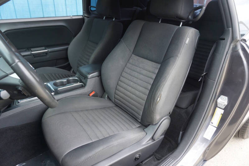 2014 Dodge Challenger SXT