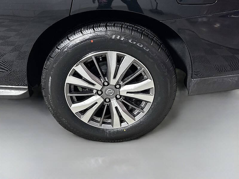 2020 Nissan Pathfinder SV