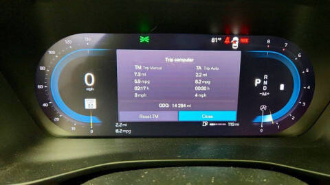 2024 Volvo XC40 B5 Plus Bright Theme