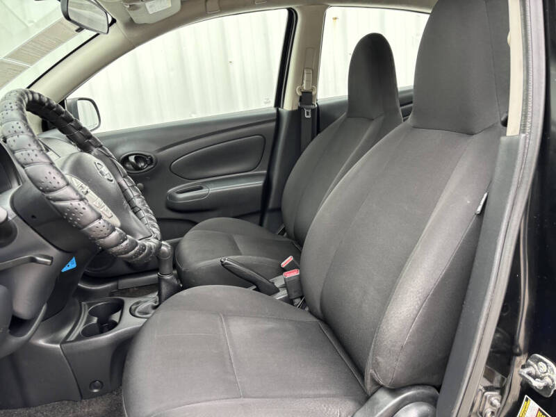 2015 Nissan Versa 1.6 S