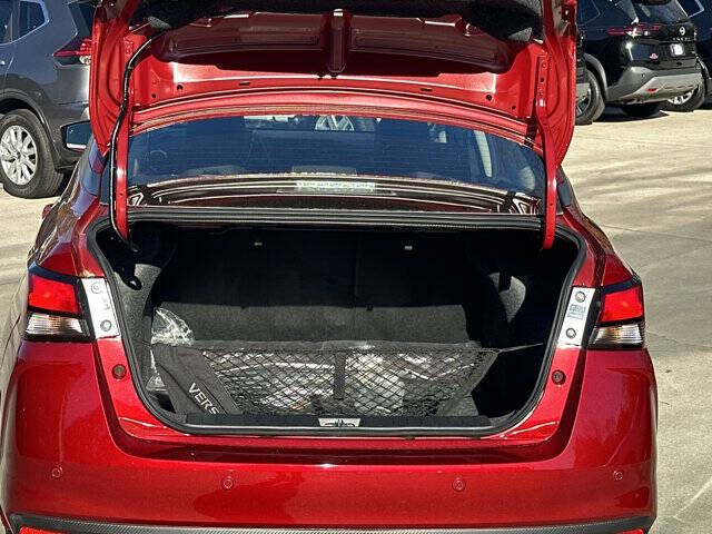 2025 Nissan Versa SR