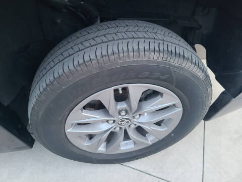 2022 Toyota Sienna XLE 8-Passenger