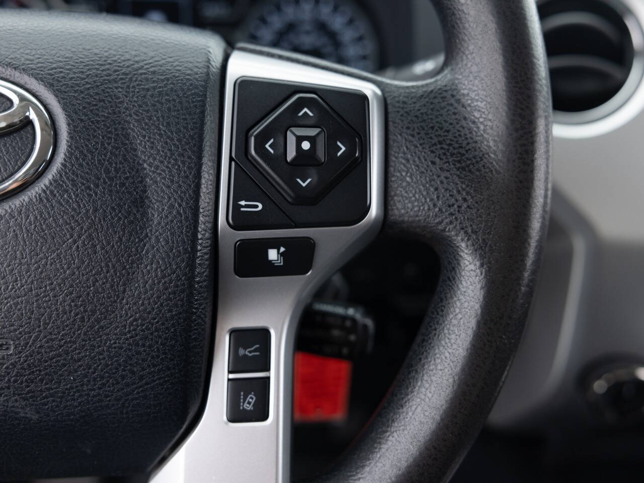 Used Car 2018 Toyota Tundra  Sr5 4x4 4dr Crewmax Cab Pickup Sb (5.7l V8) For Sale Under $30,000 In Coal City, Illinois