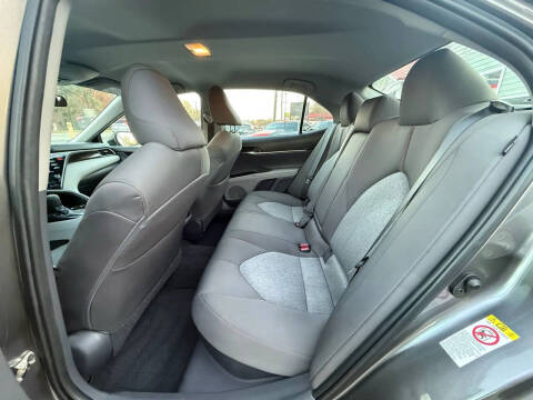 2019 Toyota Camry Hybrid LE