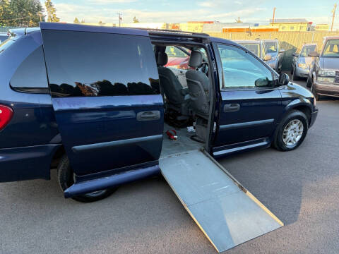 2005 Dodge Grand Caravan SE