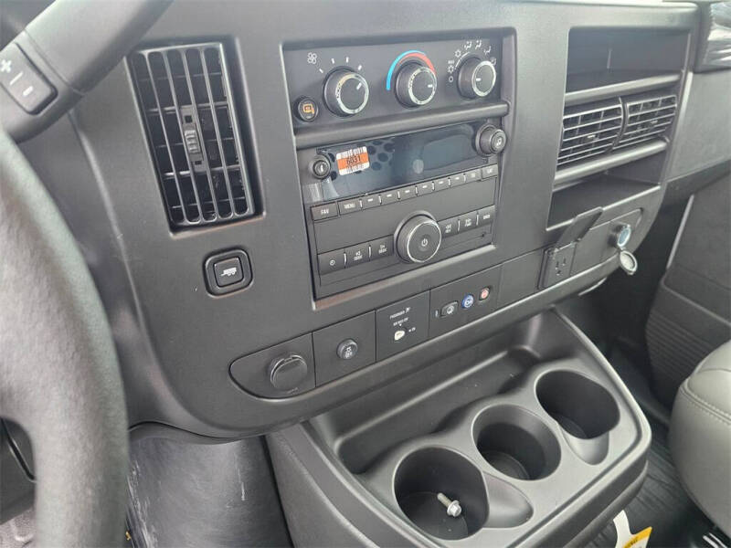 2025 Chevrolet Express 2500