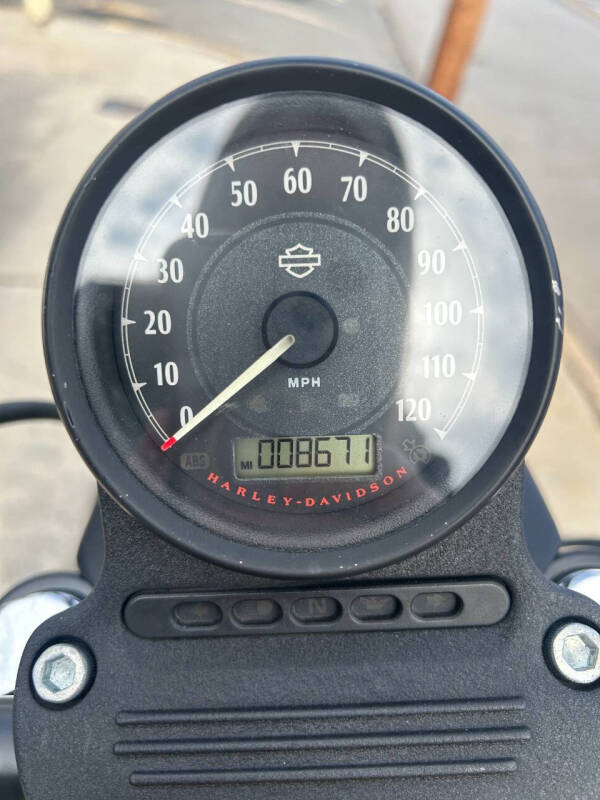 2021 Harley-Davidson XL883N IRON