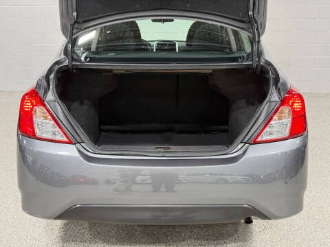 2019 Nissan Versa SV